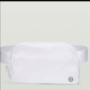 Lululemon belt bag white new with extended strap Fanny pack